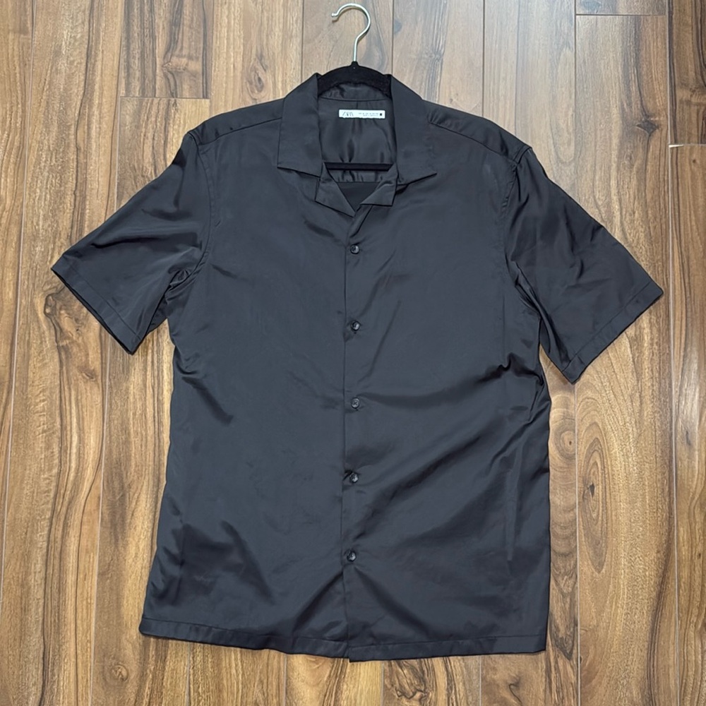 Men’s Medium Black Zara Short Sleeve Shirt